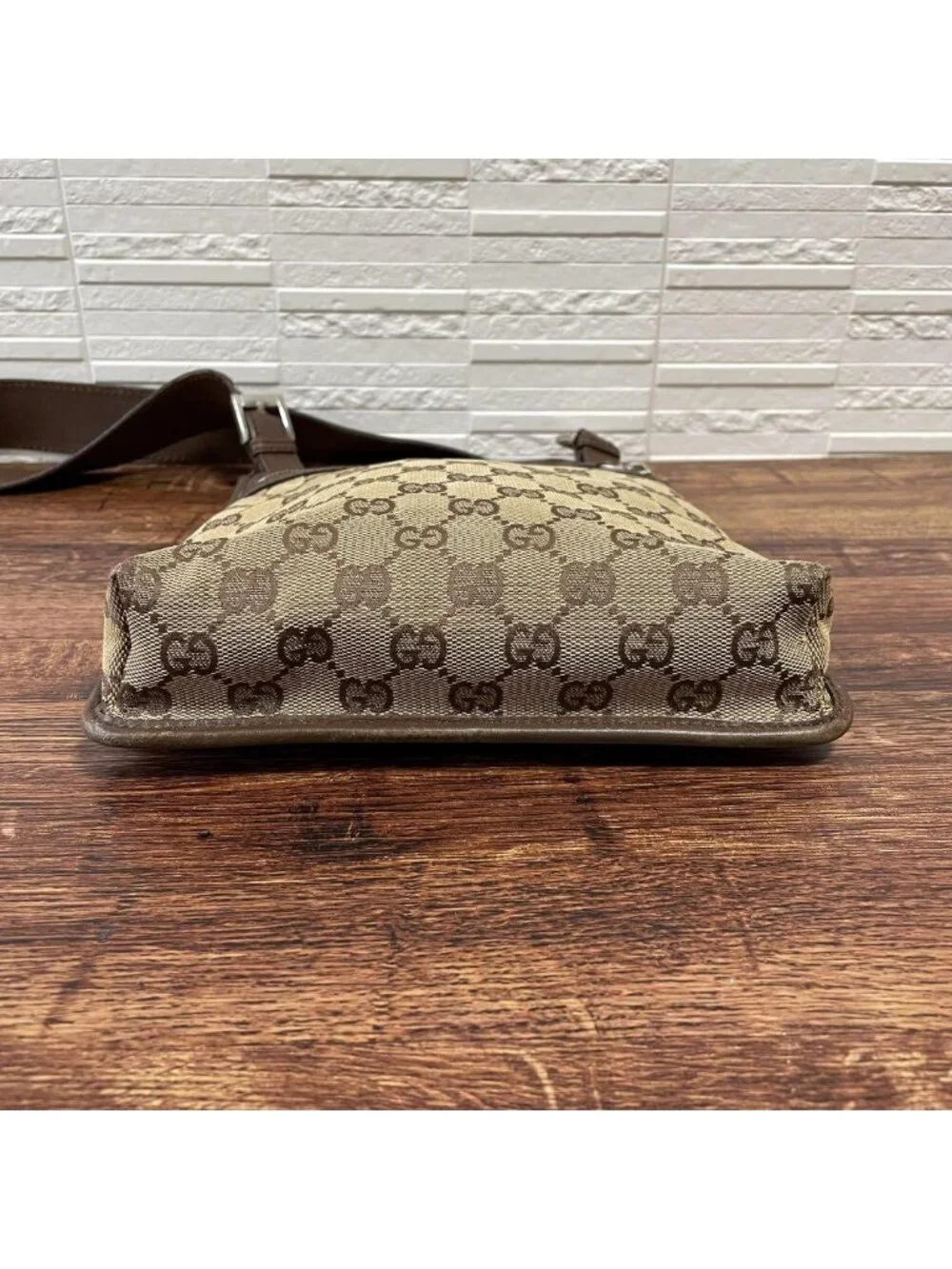 Gucci GG Canvas Leather Shoulder Bag Messenger Brown